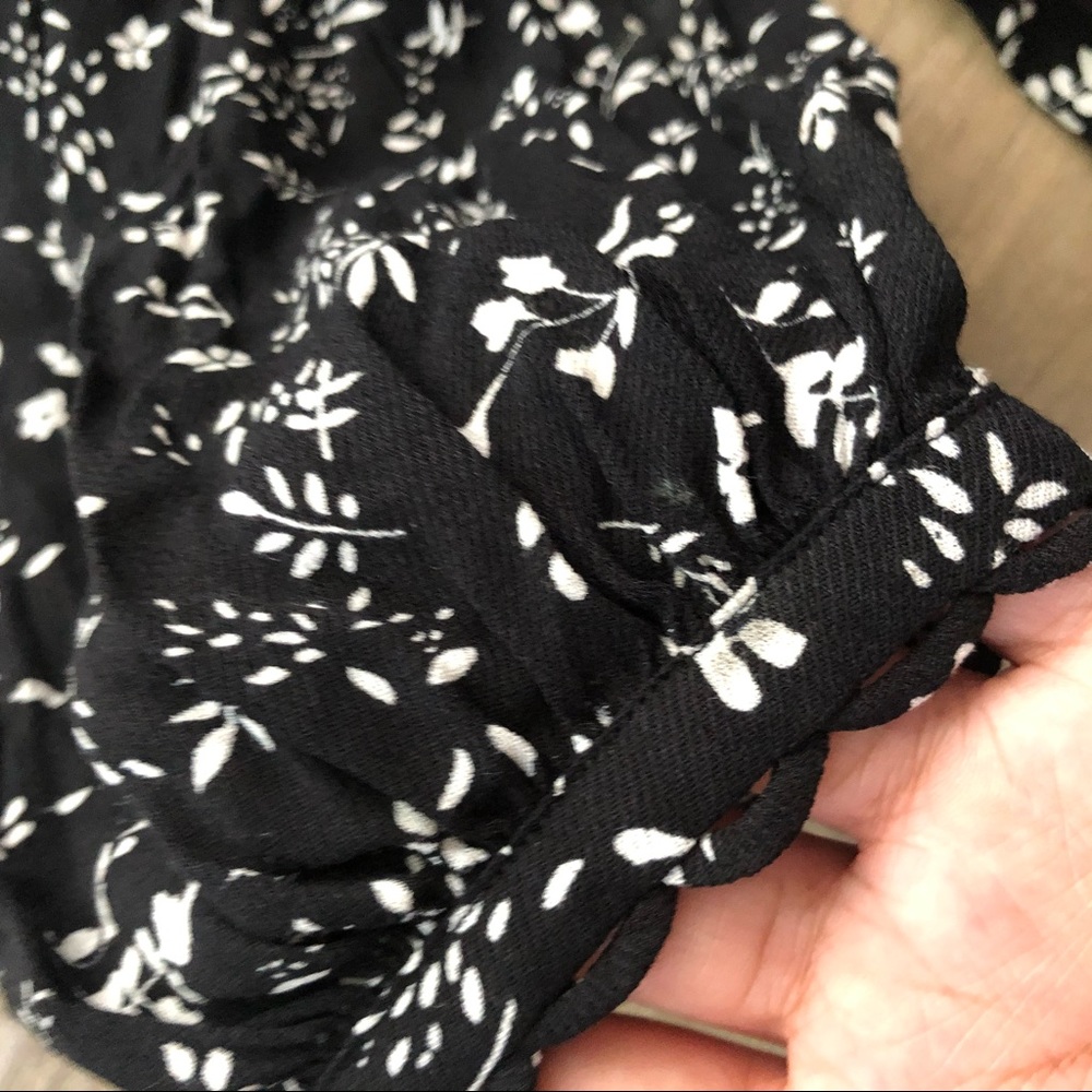 Joie Lissane Floral Peasant Shirred Top in Caviar - Picture 7 of 8